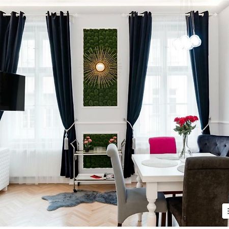 Vogue Apartment Near By Wenceslas Square Prague Ngoại thất bức ảnh
